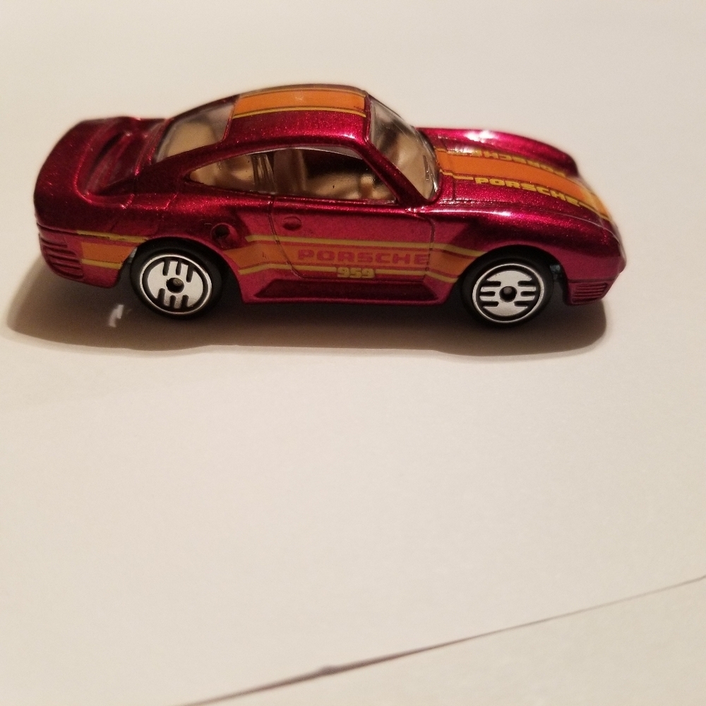 1987 Porsche 959 Metallic Red Hot Wheels Toy Car
